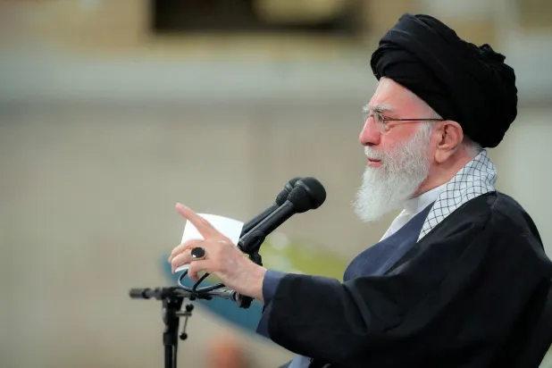 المرشد الإيراني علي خامنئي (رويترز)