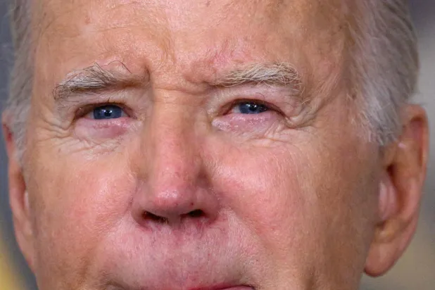 بايدن في مؤتمر صحافي بعد إصدار تقرير المحقق الخاص (أ.ف.ب)