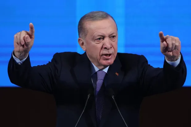 الرئيس التركي رجب طيب إردوغان خلال تجمع حزبي بأنقرة في 30 يناير (أ.ف.ب)