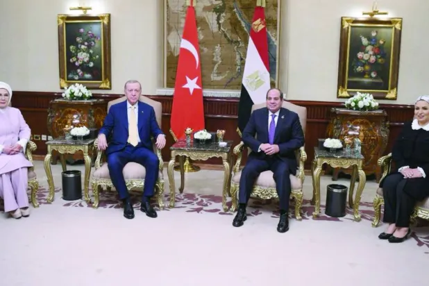 سیسی قاہرہ میں اردگان سے ملاقات کرتے ہوئے (مصری ایوان صدر)