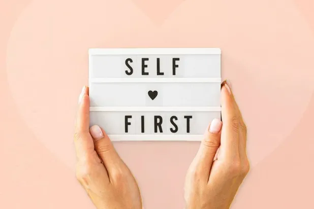 كيف نميز بين حب الذات والأنانية (إكس)