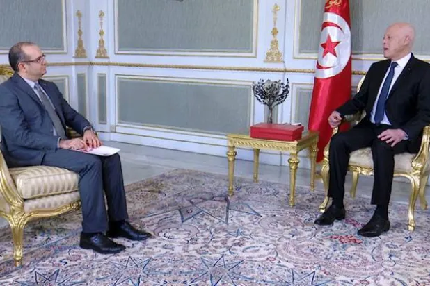 الرئيس قيس سعيد لدى استقباله رئيس هيئة الانتخابات (رئاسة الجمهورية)