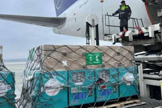 تشتمل الحمولة على مولدات كهربائية وأجهزة كهربائية وعبوات حليب الأطفال بوزن إجمالي 72 طناً (واس)