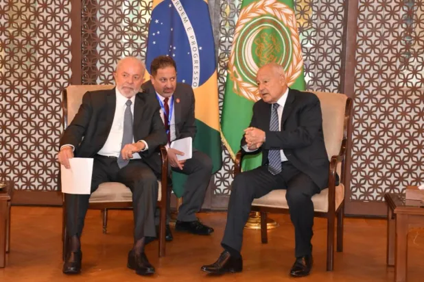 أبو الغيط خلال لقائه لولا دا سيلفا في القاهرة (الجامعة العربية)