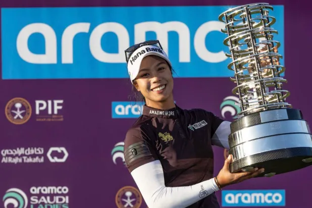  تافاتاناكيت لدى تتويجها باللقب (الشرق الأوسط)