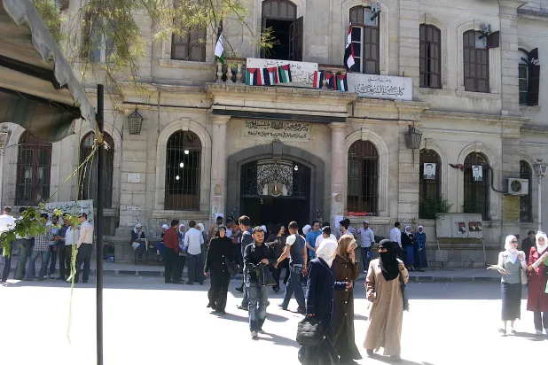 صورة أرشيفية لكلية الشريعة في جامعة دمشق (الشرق الأوسط)