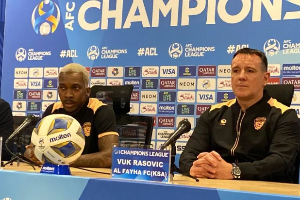 مدرب الفيحاء في المؤتمر الصحافي قبل مواجهة النصر (الشرق الأوسط)