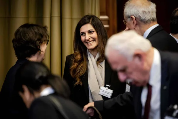 المستشارة القانونية لمكتب وزير الخارجية المصري ياسمين موسى في ثالث أيام جلسات الاستماع بمحكمة العدل الدولية بشأن التداعيات القانونية للاحتلال الإسرائيلي للأراضي الفلسطينية منذ عام 1967 (أ.ف.ب)