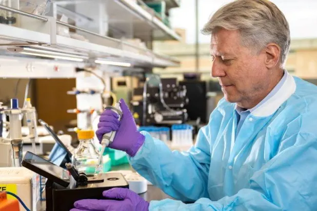 الباحث المشارك بالدراسة في جامعة تكساس الدكتور جون وايدنز (جامعة تكساس)