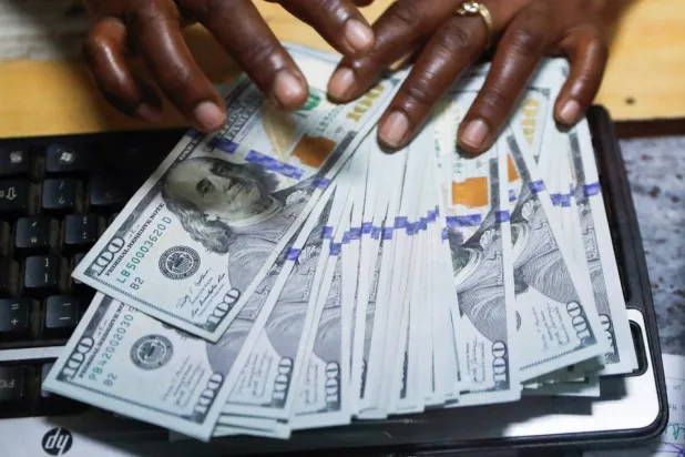 «ستاندرد آند بورز» أبقت  التصنيف الأدنى للديون السيادية بالعملات الأجنبية عند درجة التعثر الاختياري (رويترز)