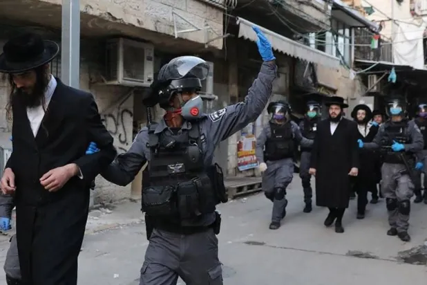 من هم يهود «الحريديم» ولماذا يرفضون التجنيد الإجباري بالجيش الإسرائيلي؟