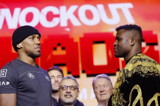 العالم يترقب نزال الملاكمين العالميين أنتوني جوشوا والكاميروني نغانو في الرياض (الشرق الأوسط)