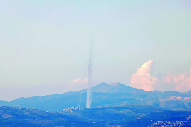Güney Lübnan’dan İsrail’in kuzeyine roket fırlatılırken (AFP)