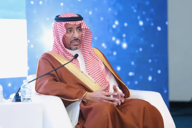 الخريف أعلن عن إطلاق استراتيجية للصادرات بعد اعتمادها من مجلس الوزراء مؤكداً أنه لن يتم توقيع أي اتفاقية تجارة حرة مع أي دولة على حساب الاستثمارات المحلية (الشرق الأوسط)