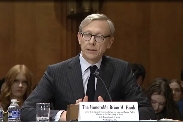 برايان هوك يتحدث بجلسة استماع في لجنة العلاقات الخارجية بمجلس الشيوخ الأميركي (الكونغرس)