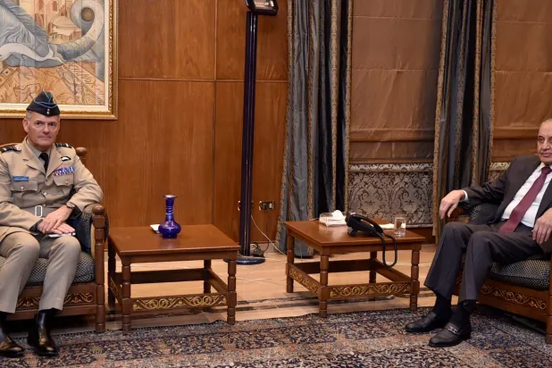 خلال اللقاء الذي جمع رئيس البرلمان نبيه بري مع كبير مستشاري وزارة الدفاع البريطانية لمنطقة الشرق الأوسط وشمال أفريقيا المارشال مارتن سامبسون (الوكالة الوطنية للإعلام)