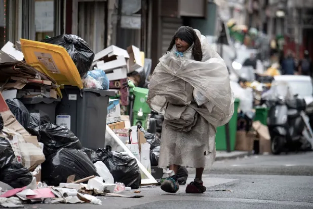 Çöplerin boğduğu Paris’te fare sorunu artıyor