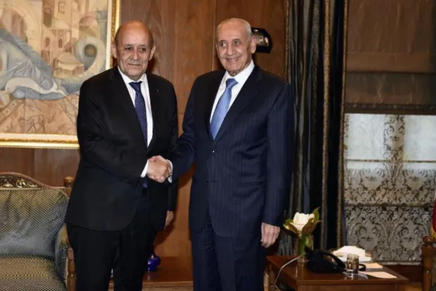 Le Drian, Fransız elçisinin Beyrut’a son ziyaretinde, Lübnan Parlemanto Başkanı ile görüşmesi sırasında  (Lübnan Parlamentosu)