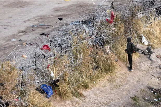 Teksas'ın El Paso sınırında düzensiz göçmenler, Eagle Pass'tekilere göre ABD'ye daha sorunsuz geçiyor