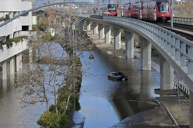 ABD'nin California eyaletinde sel alarmı verildi, acil durum ilan edildi