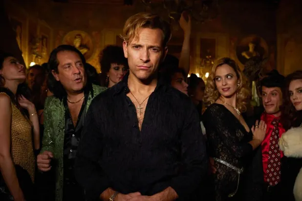 Kurgusal biyografik drama Supersex, 6 Mart'ta yayın platformunda gösterime girdi (Netflix)