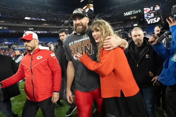 Kelce ve Swift'in karbon ayak izi, yoğun şekilde mercek altına alınıyor (AP)