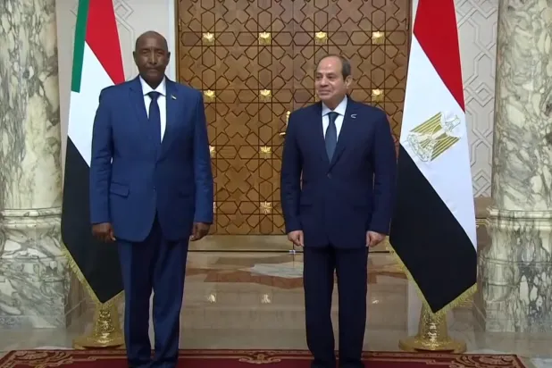 Sisi receives Al-Burhan at the Ittihadiya Palace in Cairo. (Egyptian Presidency)