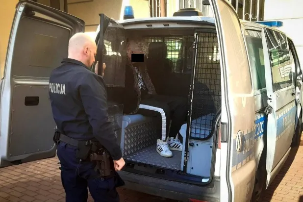 شرطة بولندا تُلقي القبض على مشتبه به (أرشيفية - شرطة بولندا عبر منصة إكس)