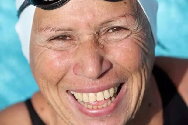 السباحة المصرية نجوى غراب (إكس)