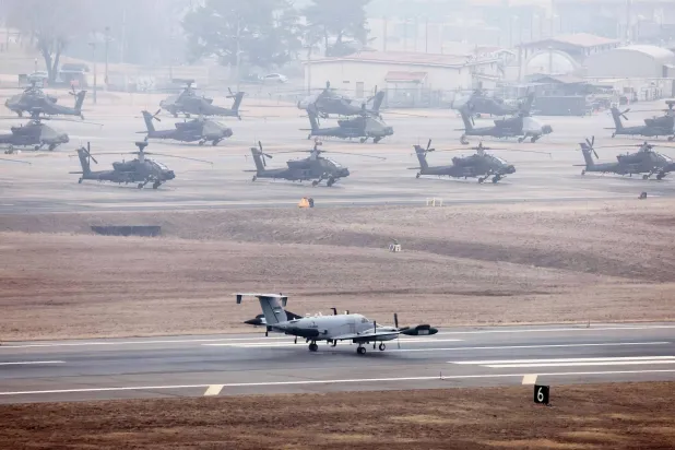 جانب من الحشد الجوي العسكري استعدادا للمناورات المشتركة (إ.ب.أ)