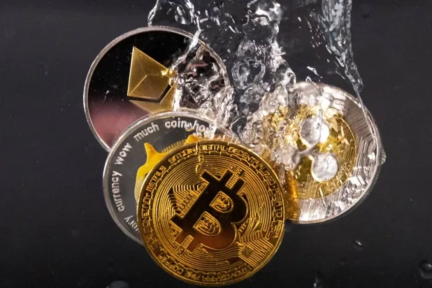 حققت «بيتكوين» أكبر عملة مشفرة من حيث القيمة السوقية مكاسب بنسبة 50 % هذا العام (رويترز)