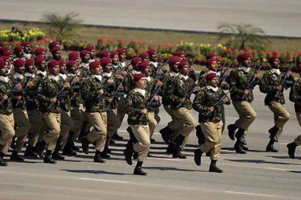 عرض خاص لقوات «كوماندوز الخدمات الخاصة» التابعة للجيش الباكستاني (وزارة الدفاع الباكستانية)