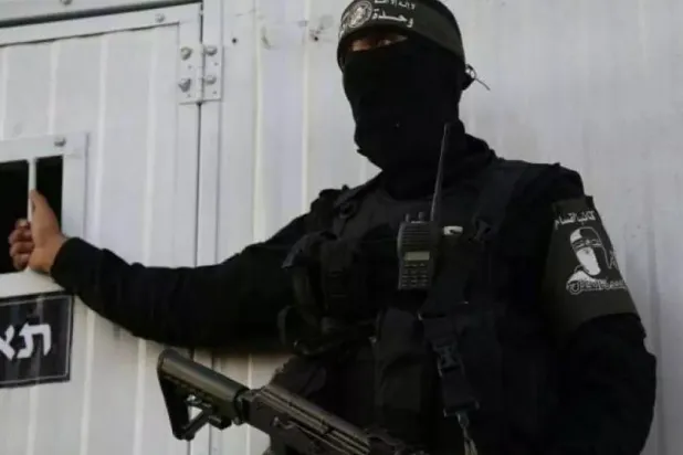 ما هي «وحدة الظل» الموكل إليها حراسة المحتجزين الإسرائيليين؟ (إكس)