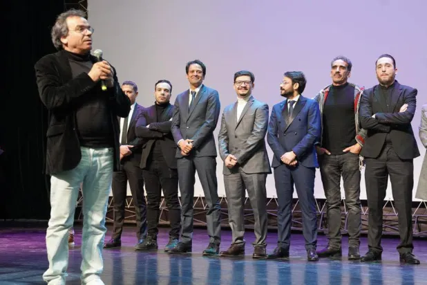 المخرج بشير درايس مع أبطال الفيلم (دار الأوبرا)