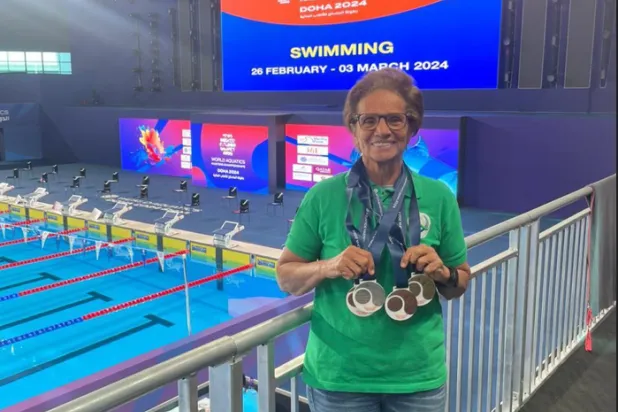 البطلة المصرية سهير العطار في بطولة العالم للألعاب المائية في قطر (الشرق الأوسط)