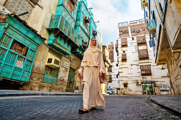 جدة التاريخية وجهة للسياح في غرب السعودية (روح السعودية)