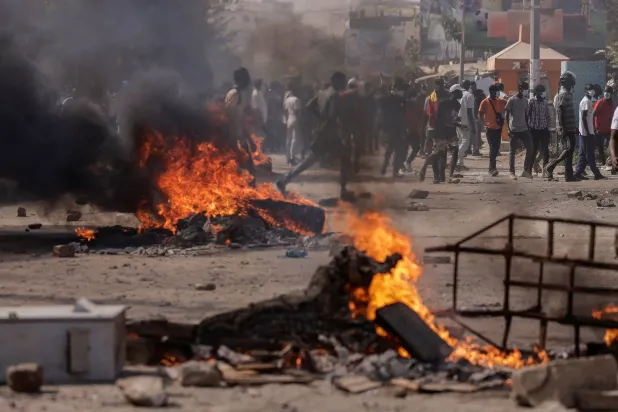 جانب من التظاهرات الاحتجاجية الأخيرة (رويترز)