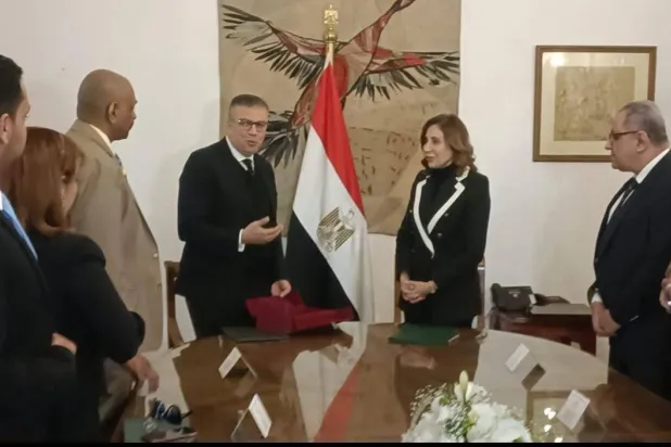 جانب من توقيع البروتوكول (الشرق الأوسط)