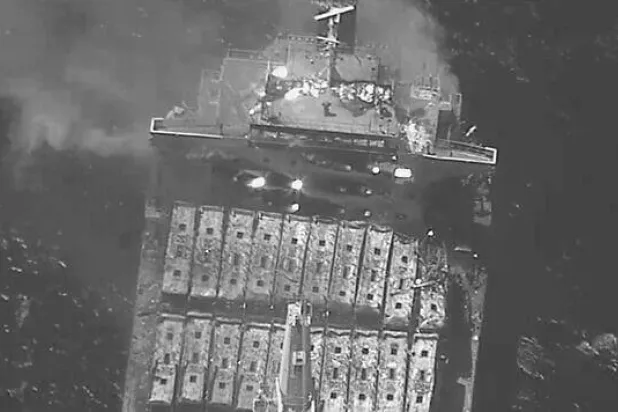 واشنگتن پس از کشته و زخمی شدن خدمه یک کشتی تجاری در خلیج عدن برای حوثی ها خط و نشان کشید (آسوشیتد پرس)