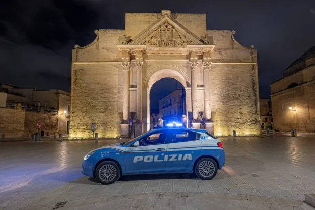 سيارة للشرطة الإيطالية (حساب الشرطة الإيطالية على منصة «إكس»)