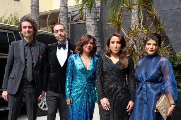 مخرجة الفيلم مع رئيسة مجلس أمناء مهرجان البحر الأحمر السينمائي الدولي جمانا الراشد ومحمد التركي الرئيس التنفيذي للمهرجان