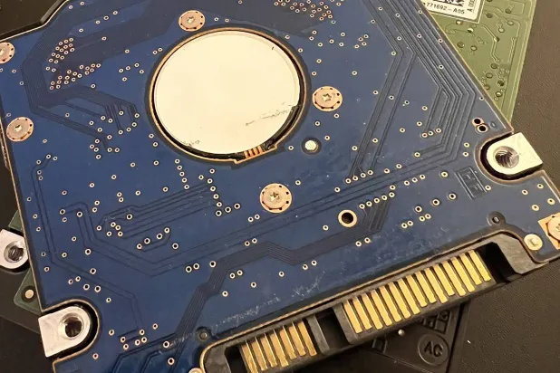 ما مقدار «ذاكرة الوصول العشوائي» وسِعة القرص الصلب اللذين تحتاج إليهما؟