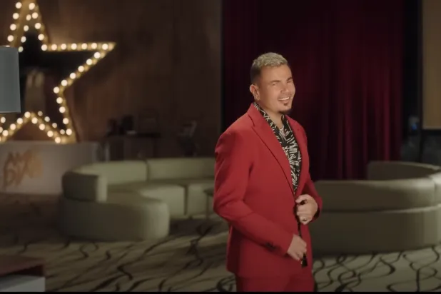 عمرو دياب في إعلان لصالح شركة اتصالات مصرية (يوتيوب)