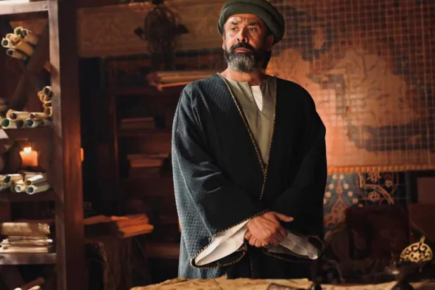 كريم عبد العزيز خلال أحداث مسلسل «الحشاشين» (الشركة المنتجة)