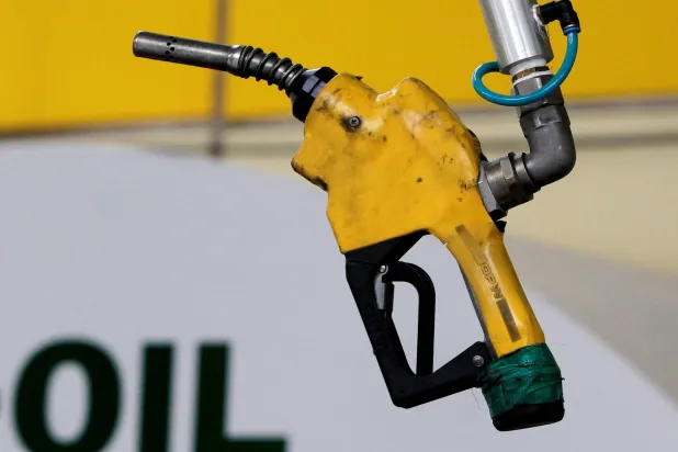 مضخة نفط في محطة بنزين في سيول، كوريا الجنوبية (رويترز-أرشيفية)