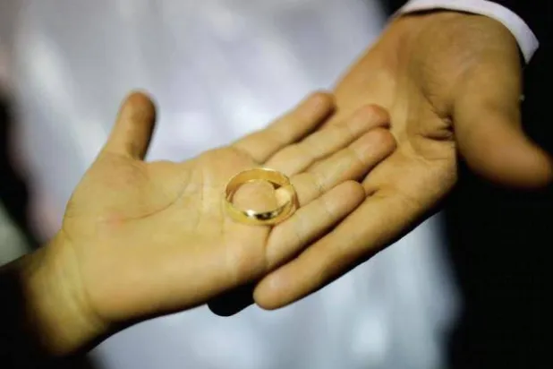 العالم الحقيقي ليس مثالياً وتنتهي العلاقات بطرق لا نتوقعها (رويترز)