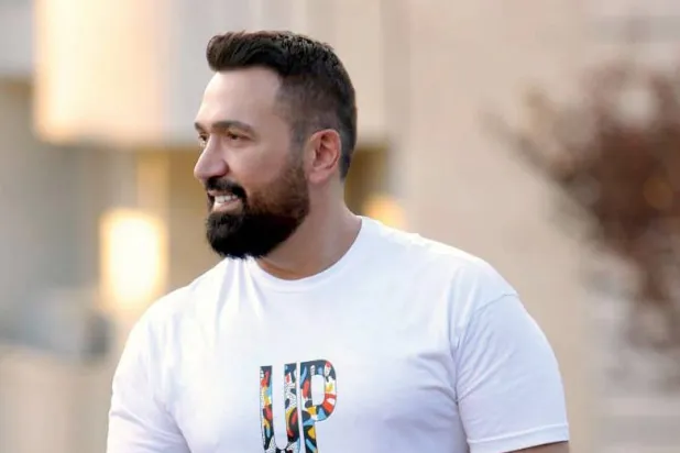 يبدي أسفه لغياب الدراما المحلية عن الساحة (طارق سويد)