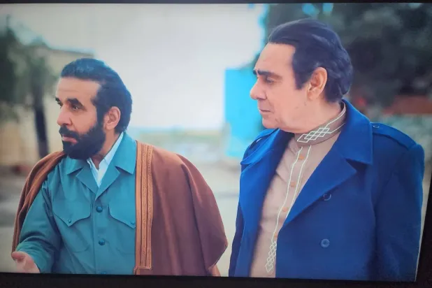 أحمد فؤاد سليم يبدو أصغر سنّاً في أحد مَشاهد «المعلم» (الشركة المنتجة)