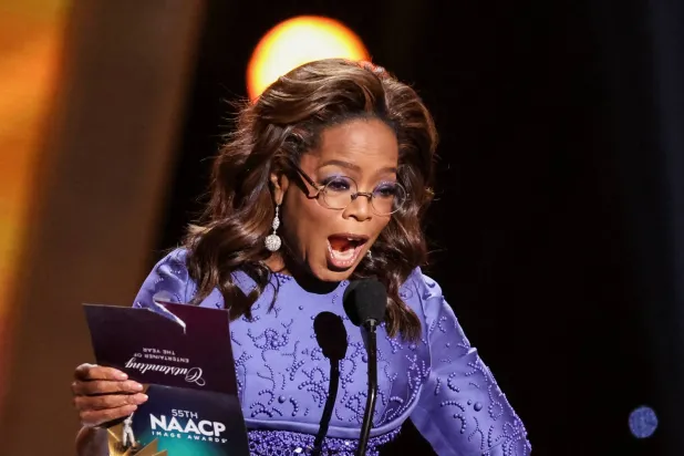 الإعلامية الأميركية الشهيرة أوبرا وينفري (رويترز)