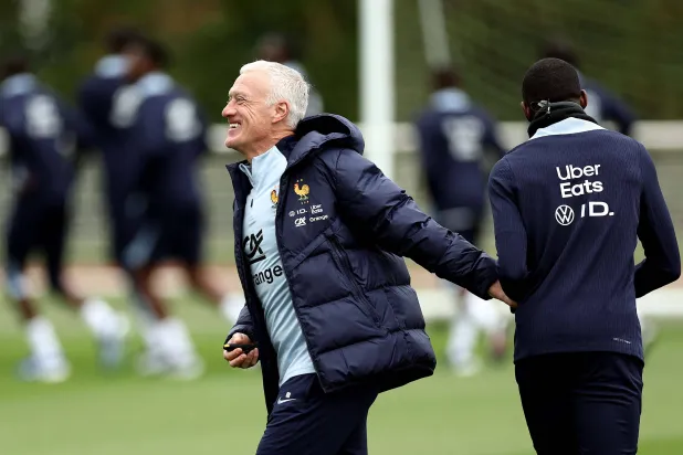 ديدييه ديشان مدرب منتخب فرنسا (أ.ف.ب)